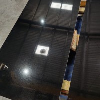 Machine cutting slabs Machine cutting slabs